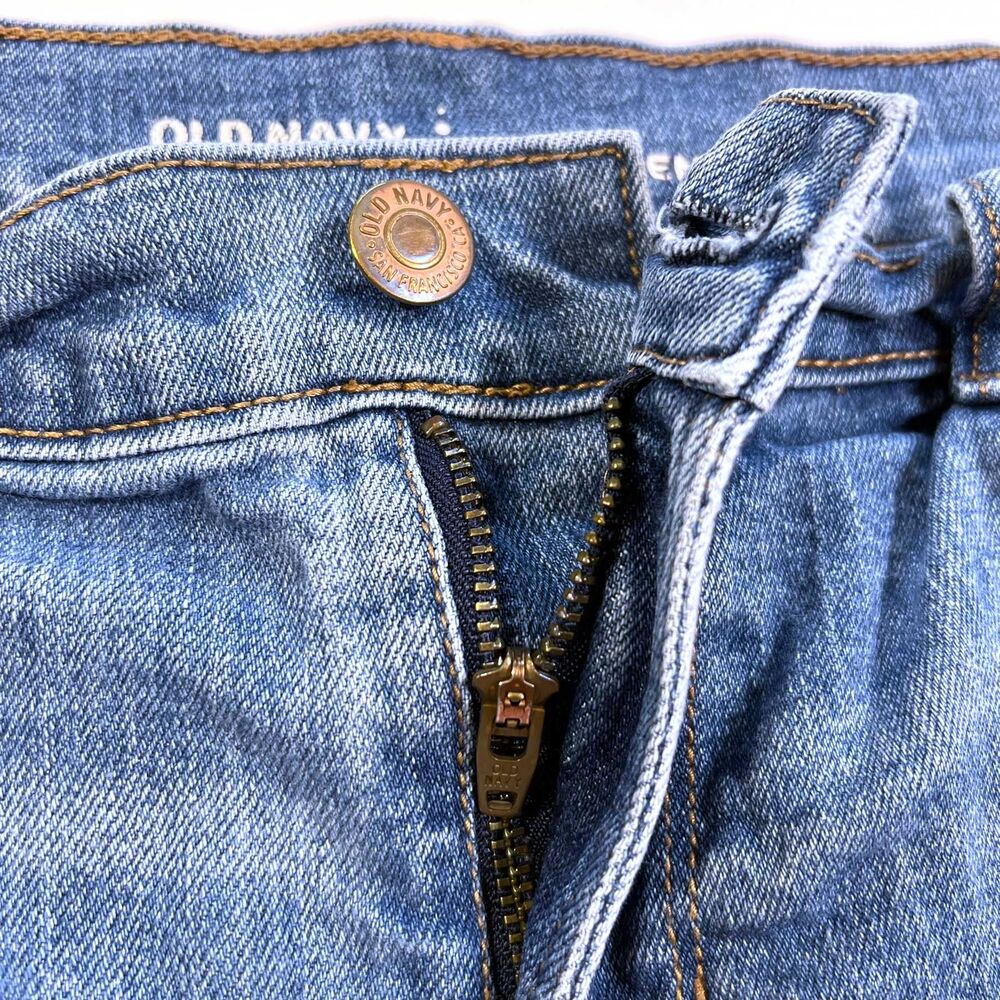 Old Navy Cuffed Boyfriend The Drew Mid Rise Stretch Shorts - Picture 5 of 7